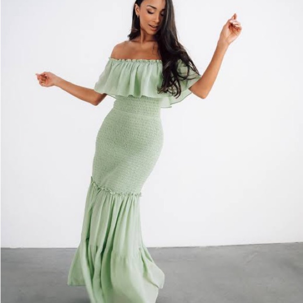 Off-Shoulder Green Maxi Dress